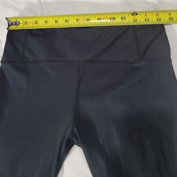 Black leggings with mesh detail on legs - Picture 14 of 15